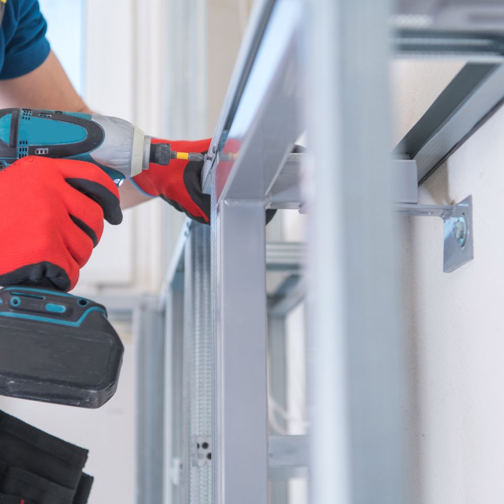 Trockenbauer in Trier bei der Arbeit